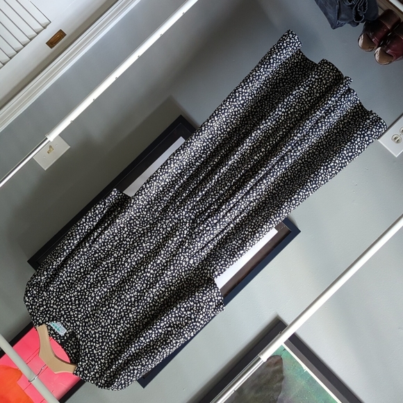 VTG puff-sleeve, drop-waist maxi-dress. Amazing print and fit! - Picture 1 of 4